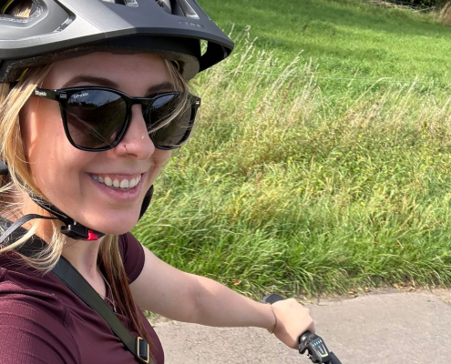 Michelle auf Ihrem neuen E-Bike
